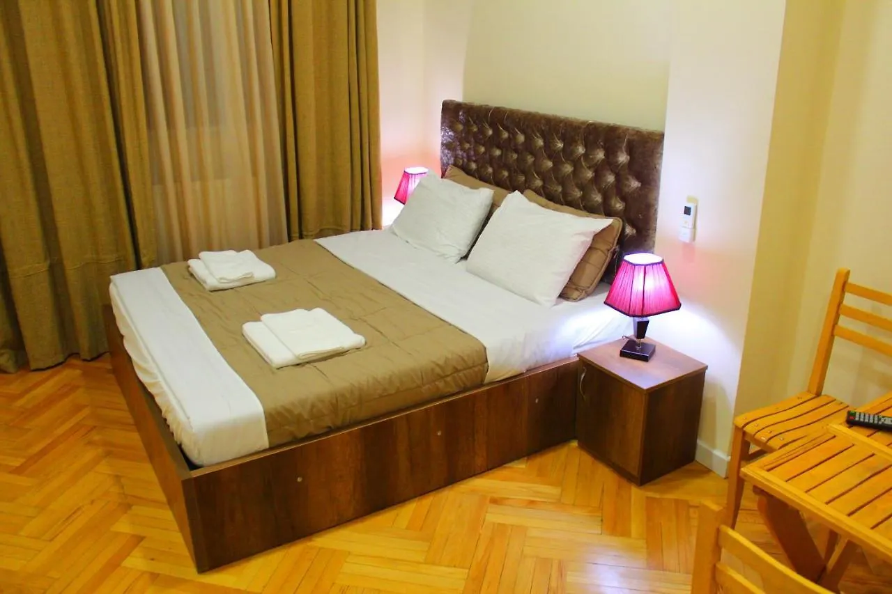 ***  Brok'S Hotel Tiflis Gürcistan